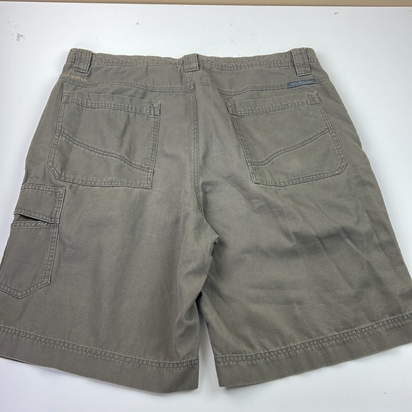 Men's Green Khaki Columbia Shorts - Picture 2 of 9